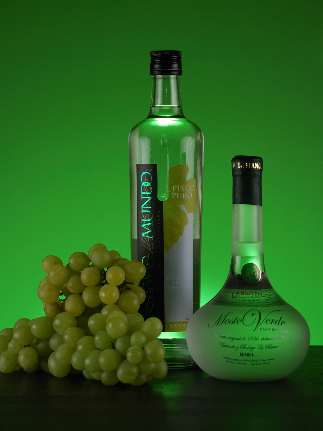 El pisco no se corta con agua: todo su carácter viene de la uva y del alambique.